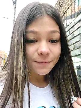 Alyshanon18 nude on cam for live sex chat