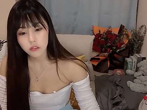 C____ nude on cam for live sex chat