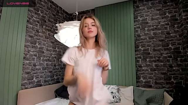 ElizabethMadison nude on cam for live sex chat