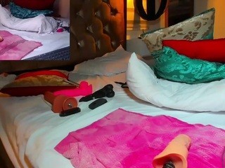 emilly, ♥ naked on Live Cam Sex Chat