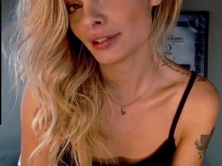 ?, ? Fernanda ?? naked on Live Cam Sex Chat
