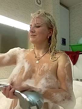 LizaCakes nude on cam for live sex chat