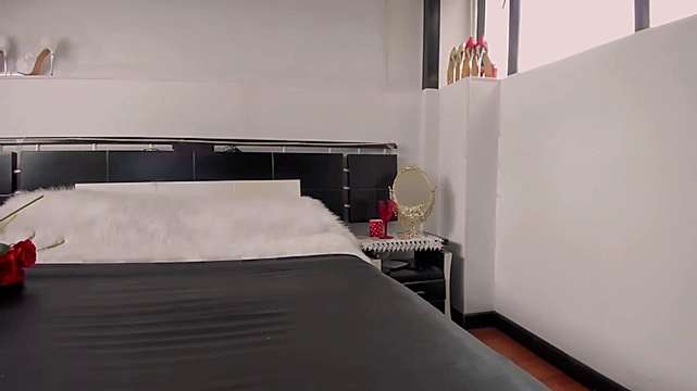 Miaa_Moonroe nude on cam for live sex chat