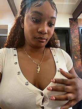 vannessaJ nude on cam for live sex chat