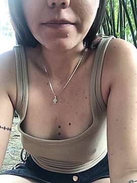 anahi_1 nude on cam for live sex chat