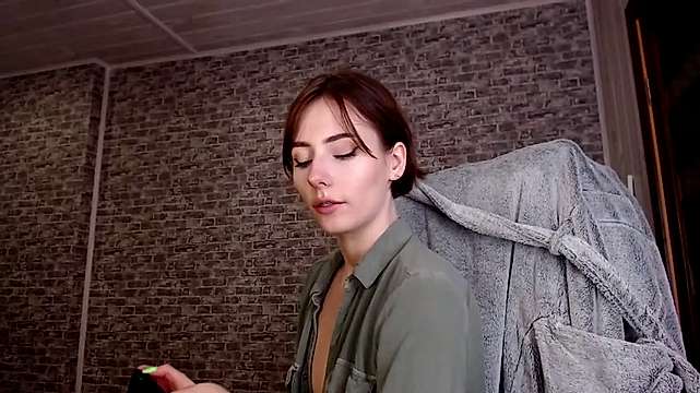 Ayovaa nude on cam for live sex chat