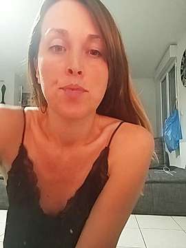 blondelovely nude on cam for live sex chat