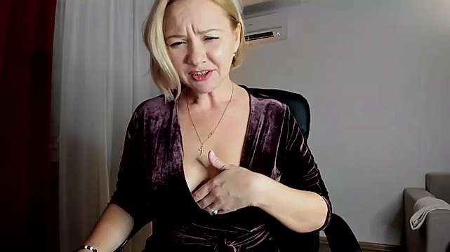 Colette__1977 nude on cam for live sex chat