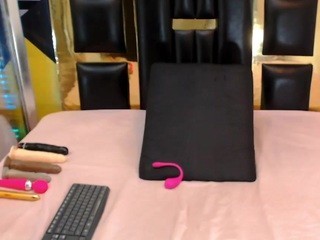 emilyy93 naked on Live Cam Sex Chat