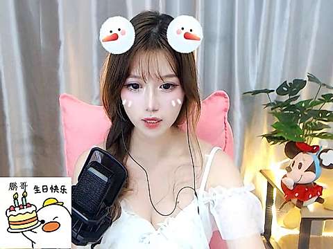 HelenDrew nude on cam for live sex chat
