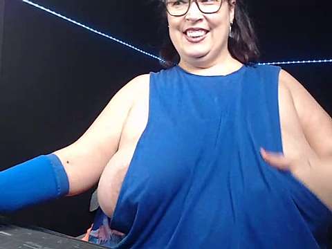 Hurona84 nude on cam for live sex chat
