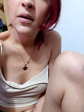 I_feel_very_wet nude on cam for live sex chat