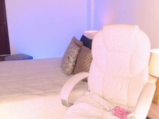 Karlaa , ??? naked on Live Cam Sex Chat