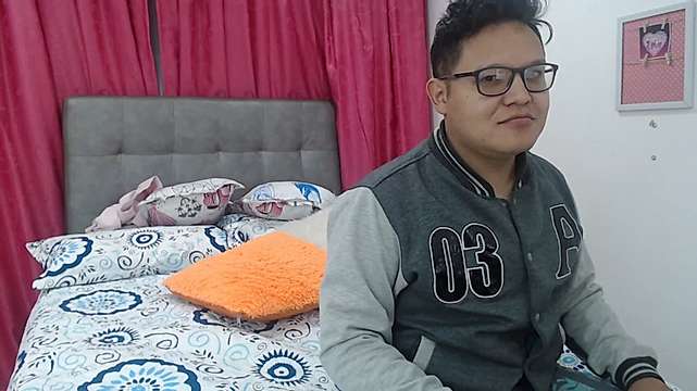 kate_stepmom nude on cam for live sex chat