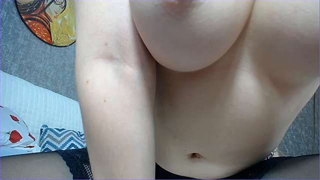 kirasui nude on cam for live sex chat