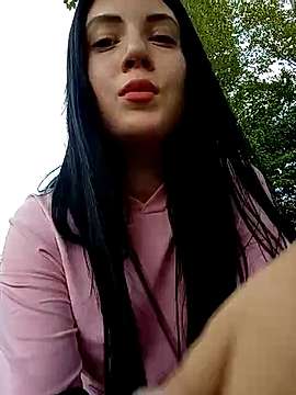 LadyRonnie nude on cam for live sex chat