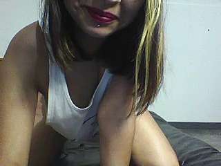 latinSecretary nude on cam for live sex chat