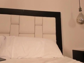 Lauren naked on Live Cam Sex Chat