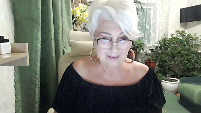 LovelyHelena nude on cam for live sex chat
