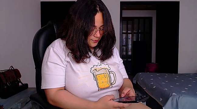 Luciernaga18 nude on cam for live sex chat