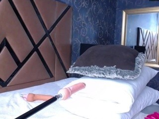 Mari, ? naked on Live Cam Sex Chat