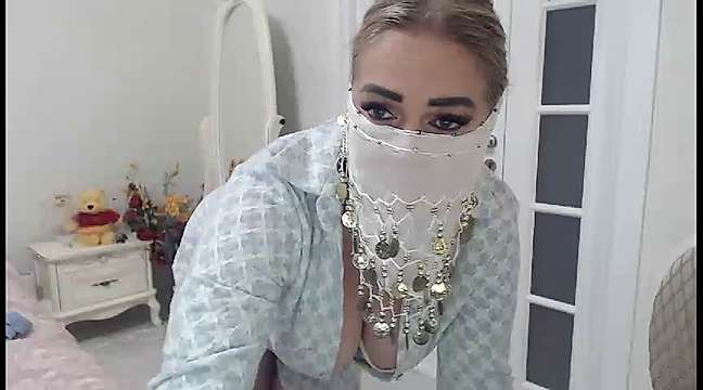 Mira42 nude on cam for live sex chat