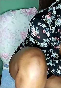 Moreniha nude on cam for live sex chat