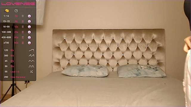 nelly_angel nude on cam for live sex chat