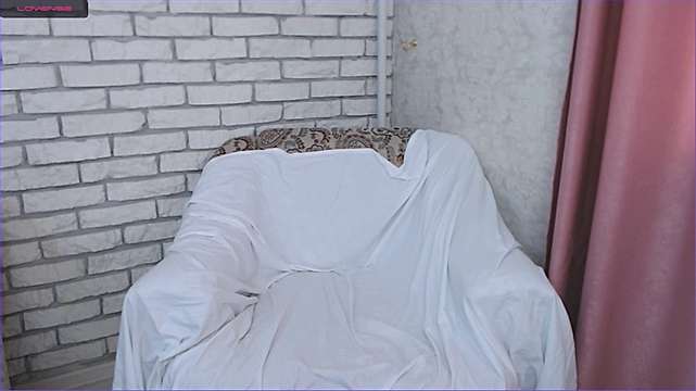 nia_latty nude on cam for live sex chat