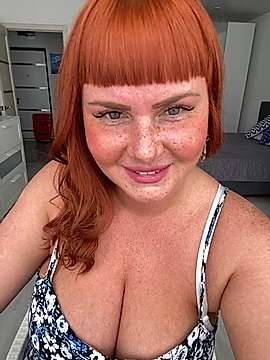 RedMaRussia nude on cam for live sex chat