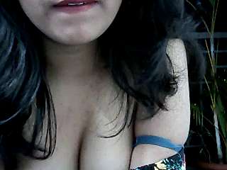 Rishhere nude on cam for live sex chat