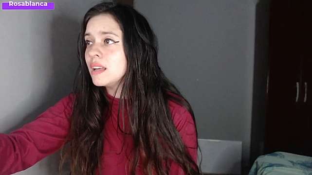 Rosablanca069 nude on cam for live sex chat
