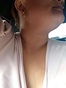roxanamontero nude on cam for live sex chat