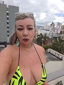 scarletthung2 nude on cam for live sex chat