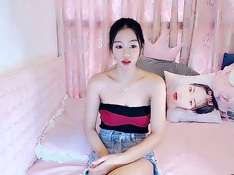 _SchoolGirl_EIIie nude on cam for live sex chat