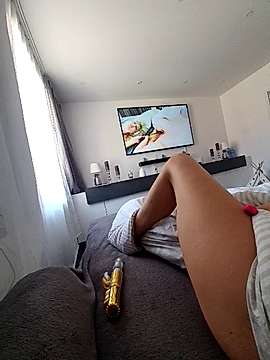 SexyJulia21 nude on cam for live sex chat
