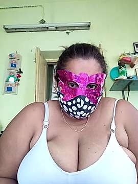 silkishamita nude on cam for live sex chat