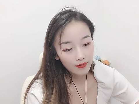 SisterHuang nude on cam for live sex chat
