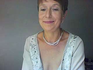 VictiryLove nude on cam for live sex chat