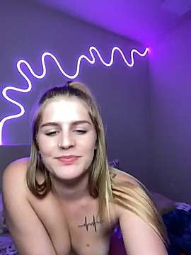 XXXtraspicyy nude on cam for live sex chat