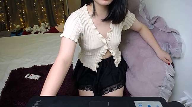 Yukisara nude on cam for live sex chat