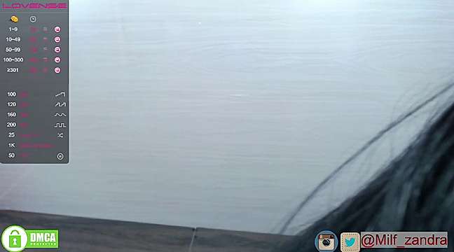zandra_milf nude on cam for live sex chat