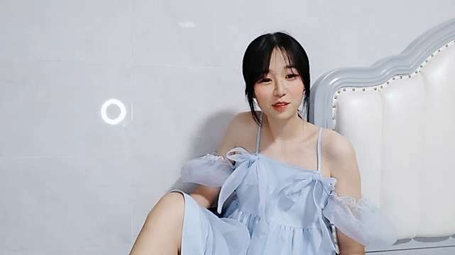 zhou-zhou nude on cam for live sex chat