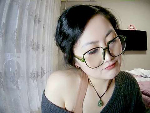___Amelia__ nude on cam for live sex chat