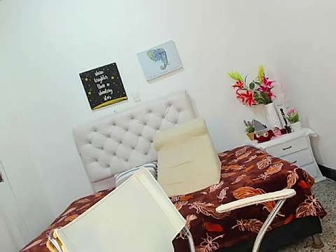 Cata_milk nude on cam for live sex chat