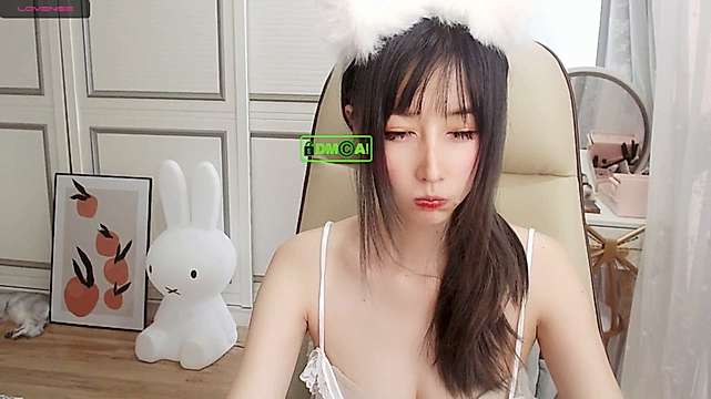 CNEE nude on cam for live sex chat