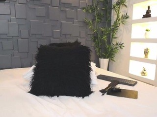 Cryston-eyes naked on Live Cam Sex Chat