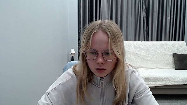Dona_miss nude on cam for live sex chat