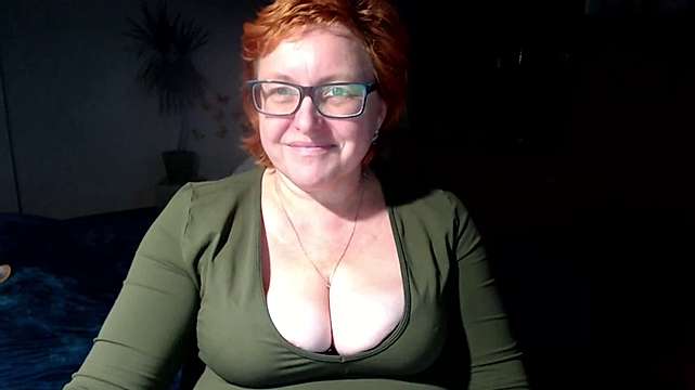 Jalanne nude on cam for live sex chat