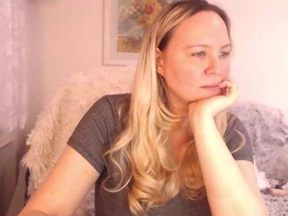 LauraSky naked on Live Cam Sex Chat